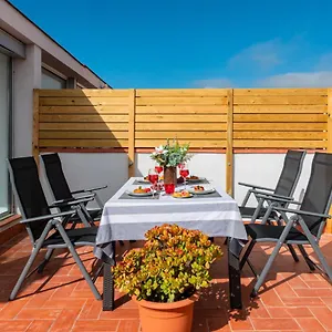 https://agradable-atico-con-gran-terraza-a-1-minuto-de-la-playa.catalonia-hotels.com